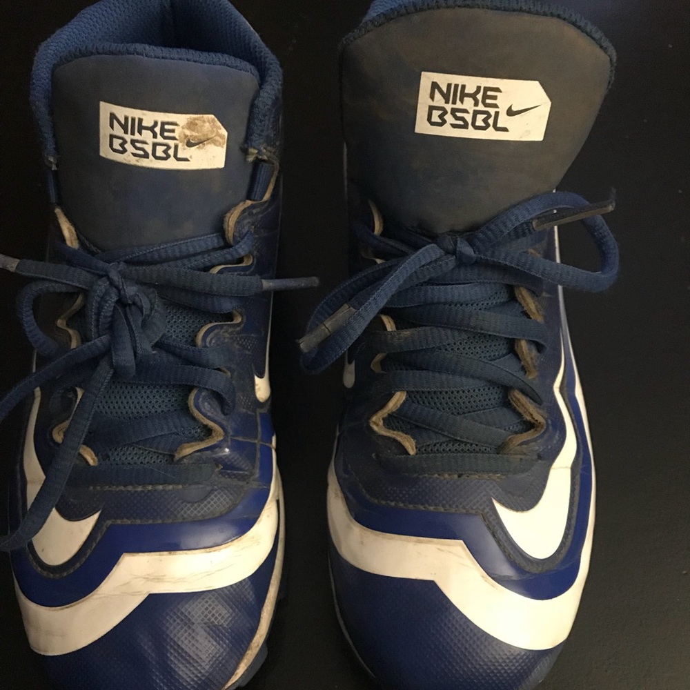 Boys Nike Baseball cleats 3.5y